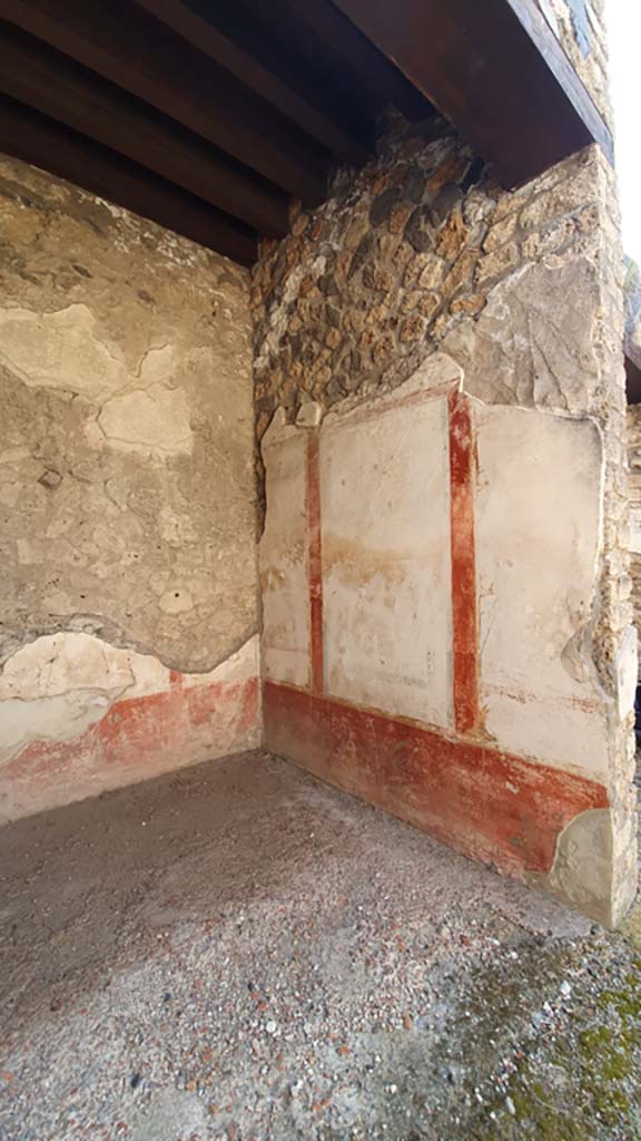 I.11.1 Pompeii. July 2021. East and south walls in ala.
Foto Annette Haug, ERC Grant 681269 DÉCOR.
