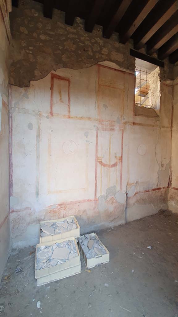 I.11.1 Pompeii. July 2021. Looking towards north wall of cubiculum.
Foto Annette Haug, ERC Grant 681269 DÉCOR.
