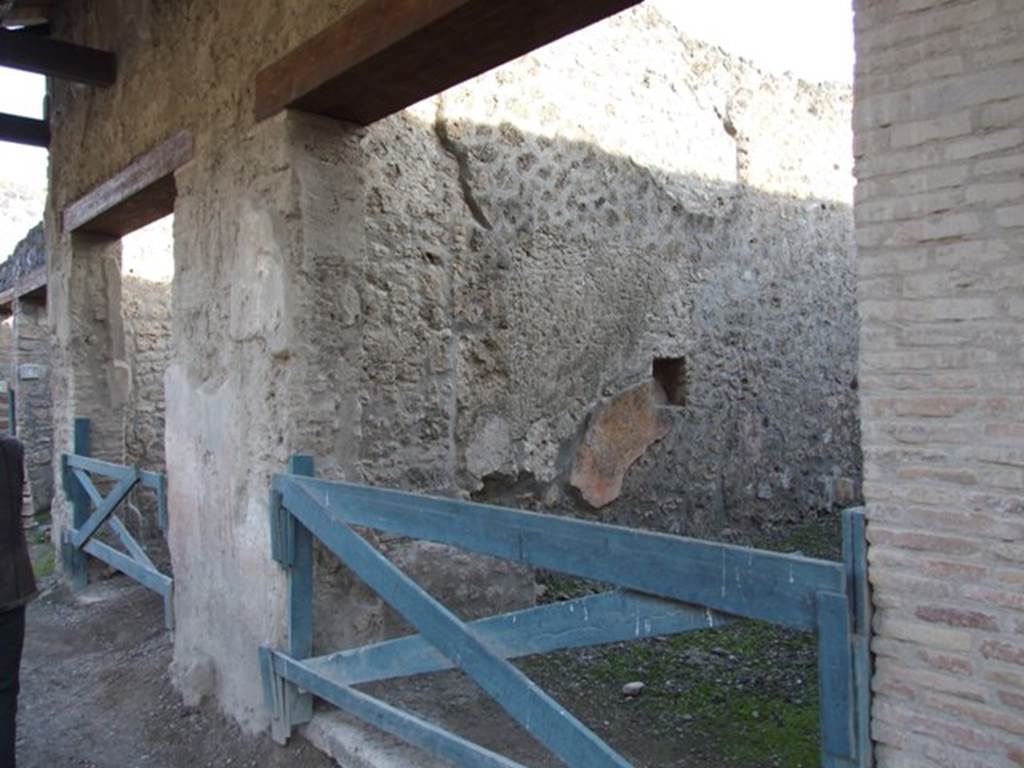 I.11.2 Pompeii. December 2007. Entrance, looking east.