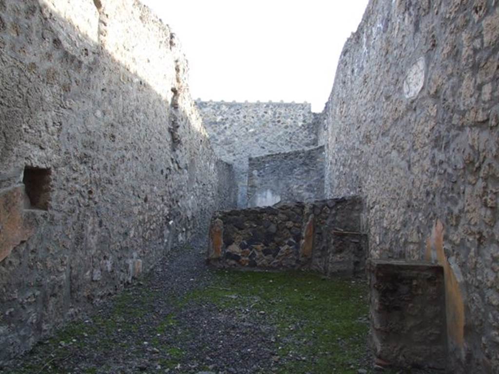 I.11.2 Pompeii. December 2007. Looking south.