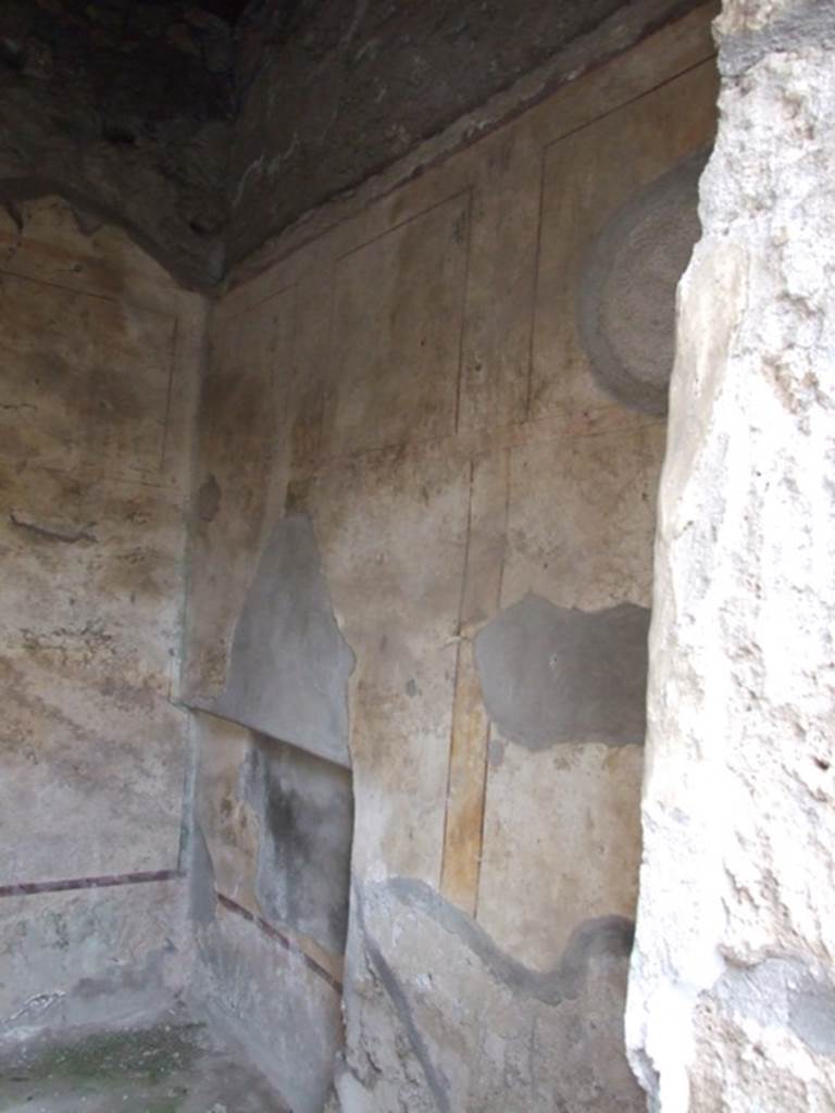 I.11.6 Pompeii. March 2009. Room 3. Painted south wall with bed recess