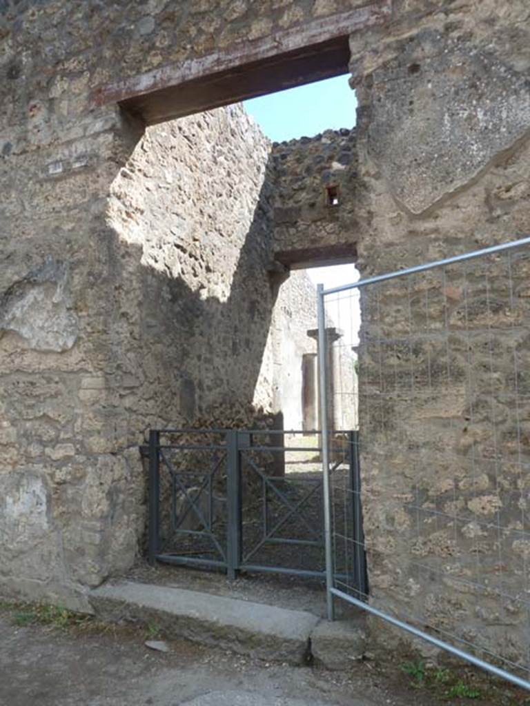 I.13.1 Pompeii. September 2015. Entrance doorway.