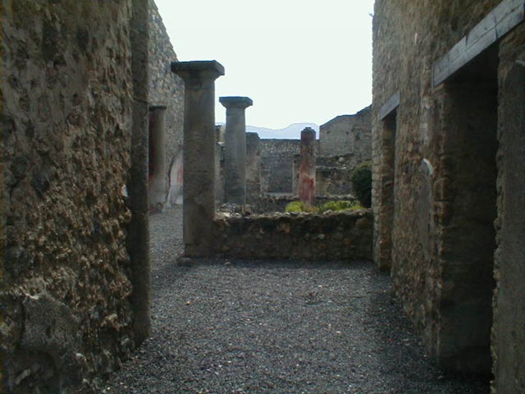 I.13.1 Pompeii. September 2004.  Entrance corridor leading to peristyle.