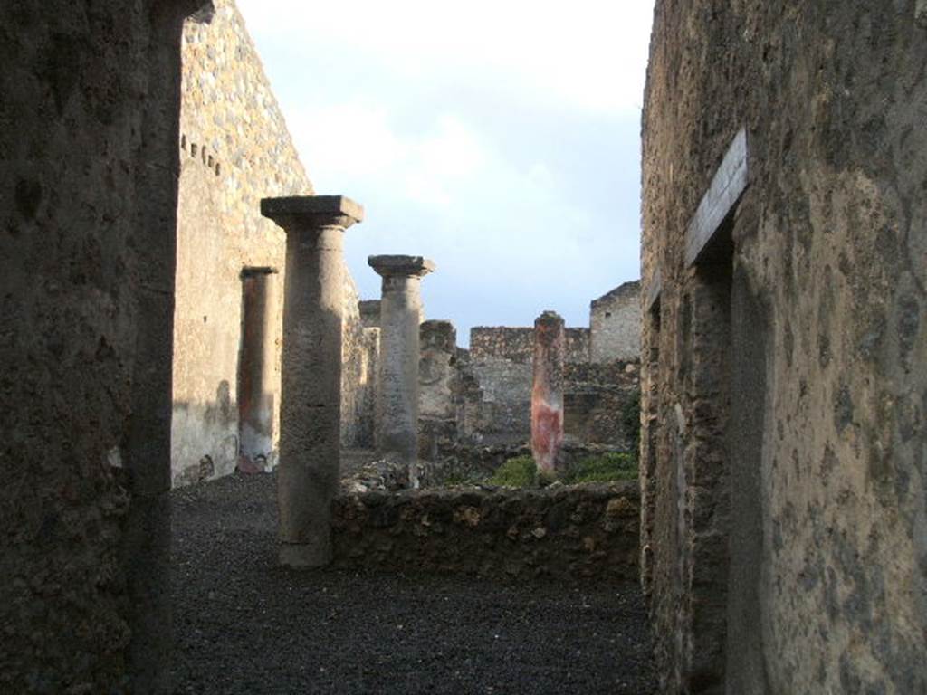 I.13.1 Pompeii.  December 2004.  Looking south from entrance corridor.