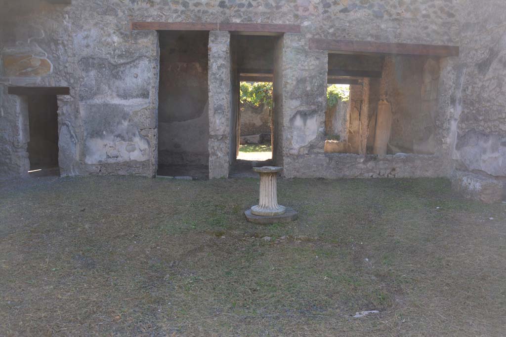 I.13.2 Pompeii. October 2019. Looking south across impluvium in atrium.
Foto Annette Haug, ERC Grant 681269 DÉCOR.
