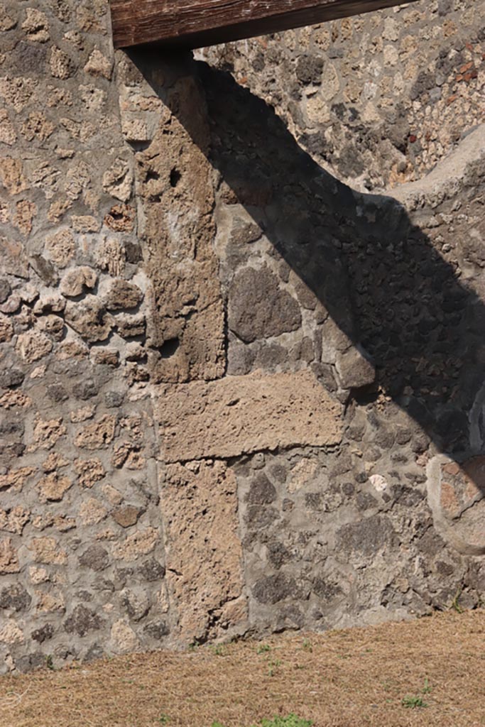 I.13.12 Pompeii. October 2023. North wall of atrium/ala, detail. Photo courtesy of Klaus Heese.