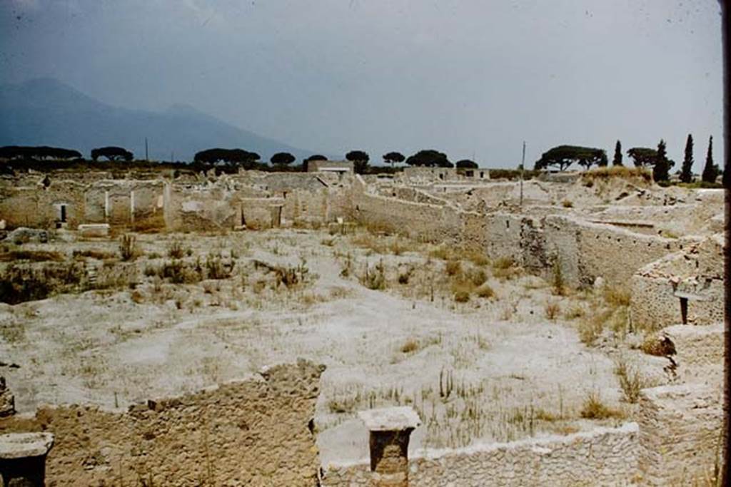 1.15.6 and I.15, Pompeii. 1959. Looking north across 1.15 from above the columns of 1.21, with 1.15.6, on the right. Photo by Stanley A. Jashemski.
Source: The Wilhelmina and Stanley A. Jashemski archive in the University of Maryland Library, Special Collections (See collection page) and made available under the Creative Commons Attribution-Non Commercial License v.4. See Licence and use details.
J59f0460
