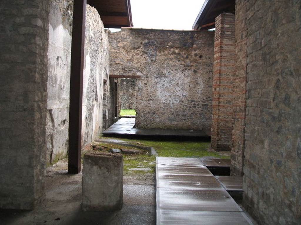 I.20.4 Pompeii. December 2004, Looking west towards garden.