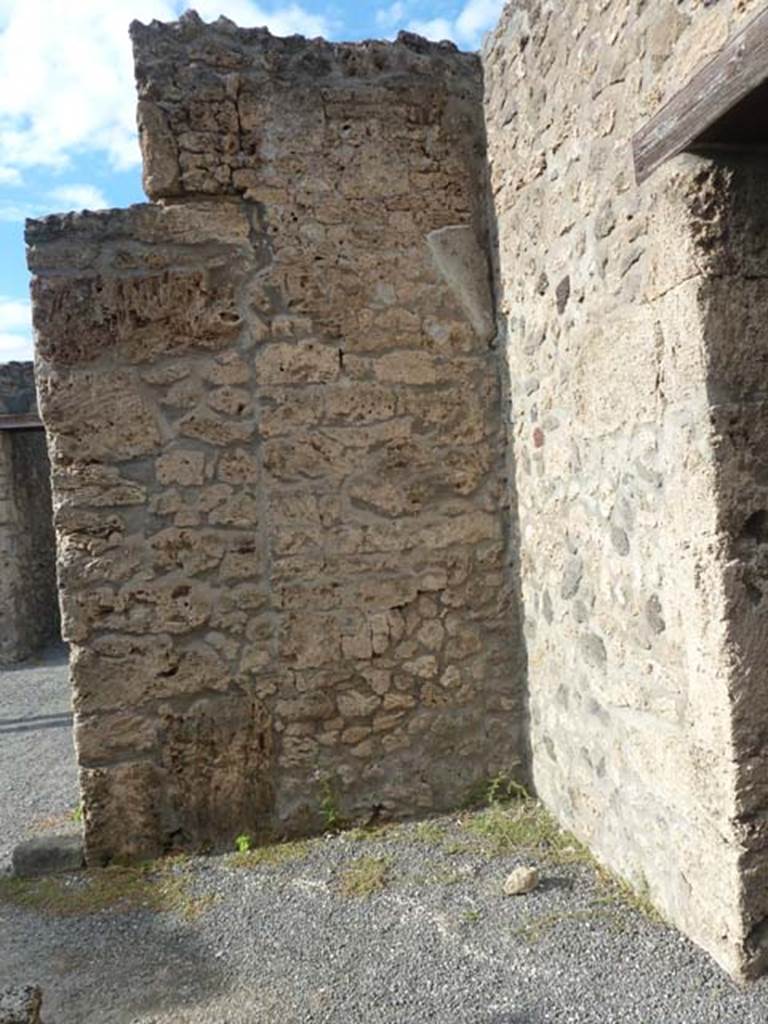 I.20.2 Pompeii. September 2015. North-east corner near doorway to cubiculum on north side of east wall.
