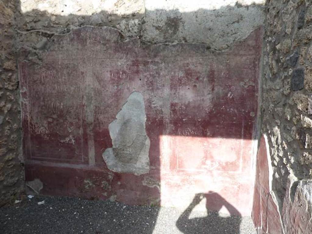 I.21.2 Pompeii. September 2015. East wall of cubiculum.