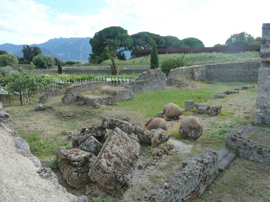 I.22.3 Pompeii. September 2015. Looking south-west.