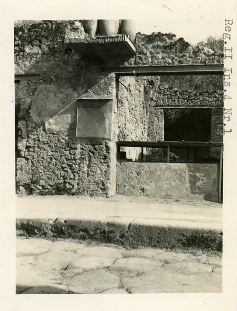II.1.1 Pompeii but shown as II.4.1 on the photo. Pre-1937-39. East side of entrance doorway.
Photo courtesy of American Academy in Rome, Photographic Archive. Warsher collection no. 1876.

