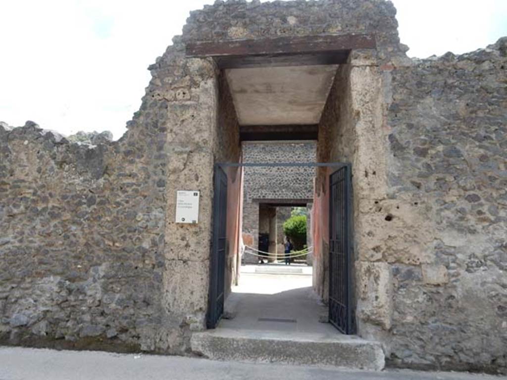 II.3.3 Pompeii. May 2016. Looking towards entrance doorway on south side of Via dell’Abbondanza. Photo courtesy of Buzz Ferebee.
