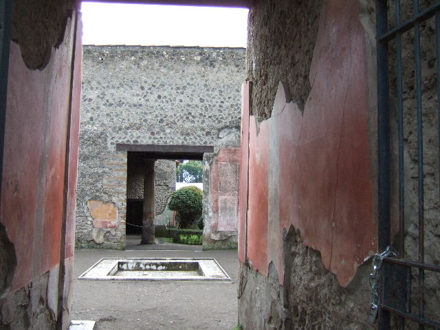 II.3.3 Pompeii. December 2004. Room 1, entrance corridor or fauces, looking south across atrium.

