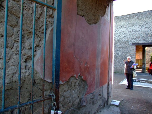 II.3.3 Pompeii.  March 2009. Room 1, Entrance corridor or fauces.  East side.