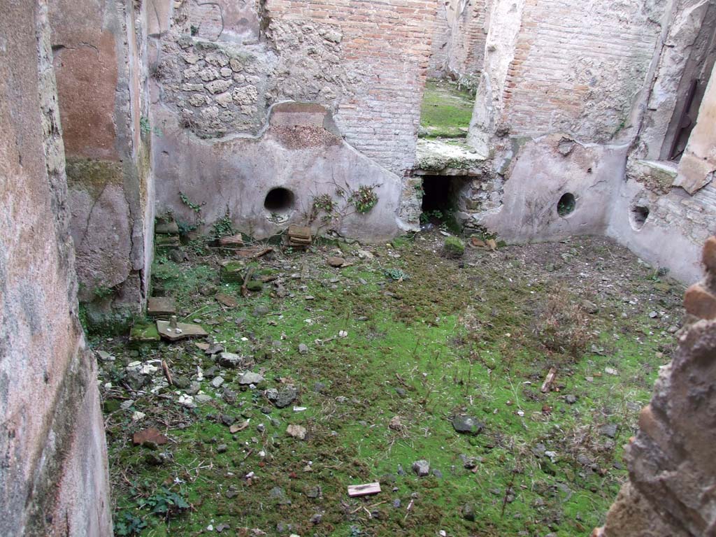 II.4.6 Pompeii. December 2006. 
Tepidarium, looking towards west wall, with doorway to caldarium, centre right, and to laconicum in north wall, on extreme right. 
