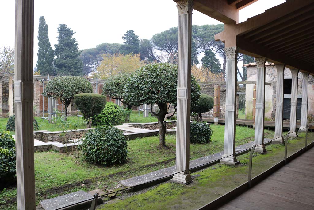 II.4.6 Pompeii. December 2018. Looking south-east across garden area, from portico. Photo courtesy of Aude Durand.