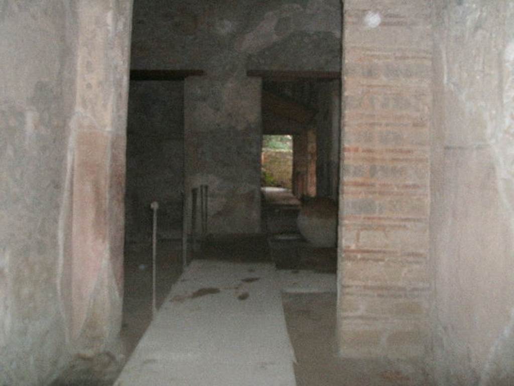 II.9.1 Pompeii. December 2004. Entrance corridor 1, looking east into atrium 4.