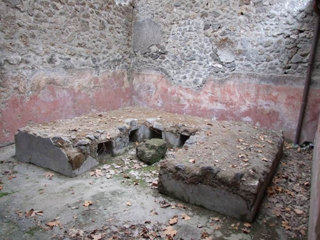 II.9.1 Pompeii. December 2007. Summer triclinium 8, looking south-east.