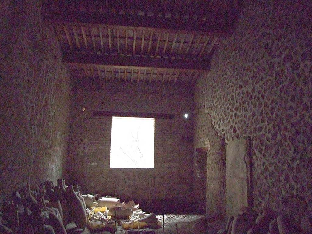 II.9.2 Pompeii. December 2007. Rear room 6 with window to garden 8 and door to corridor room 5.