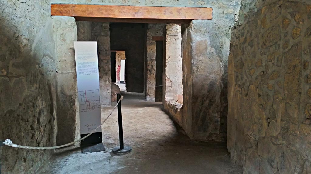 II.9.5 Pompeii. 2018. Looking east from entrance doorway. Photo courtesy of Giuseppe Ciaramella.