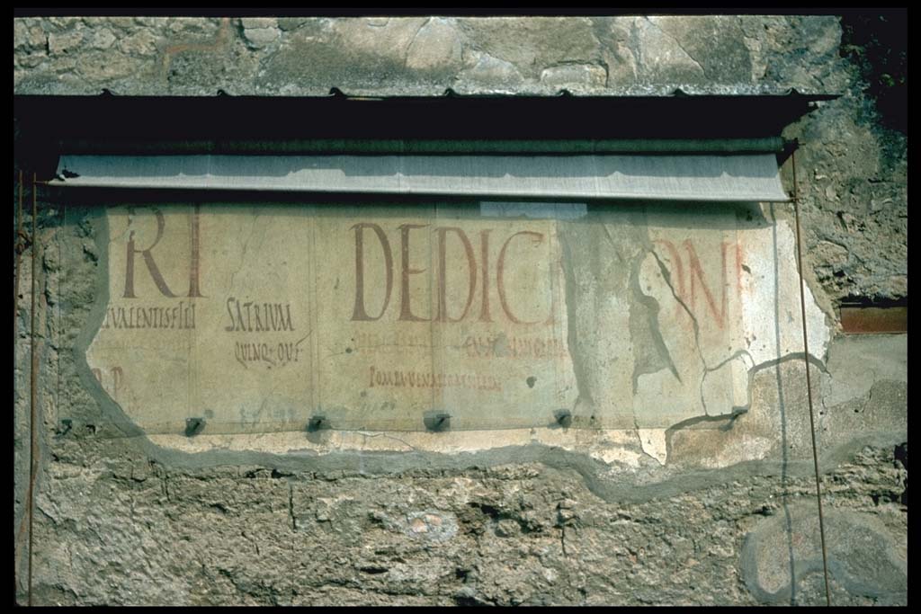 III.2.1 Pompeii. Graffiti outside House of Aulus Trebius Valens. 
Photographed 1970-79 by Günther Einhorn, picture courtesy of his son Ralf Einhorn.

