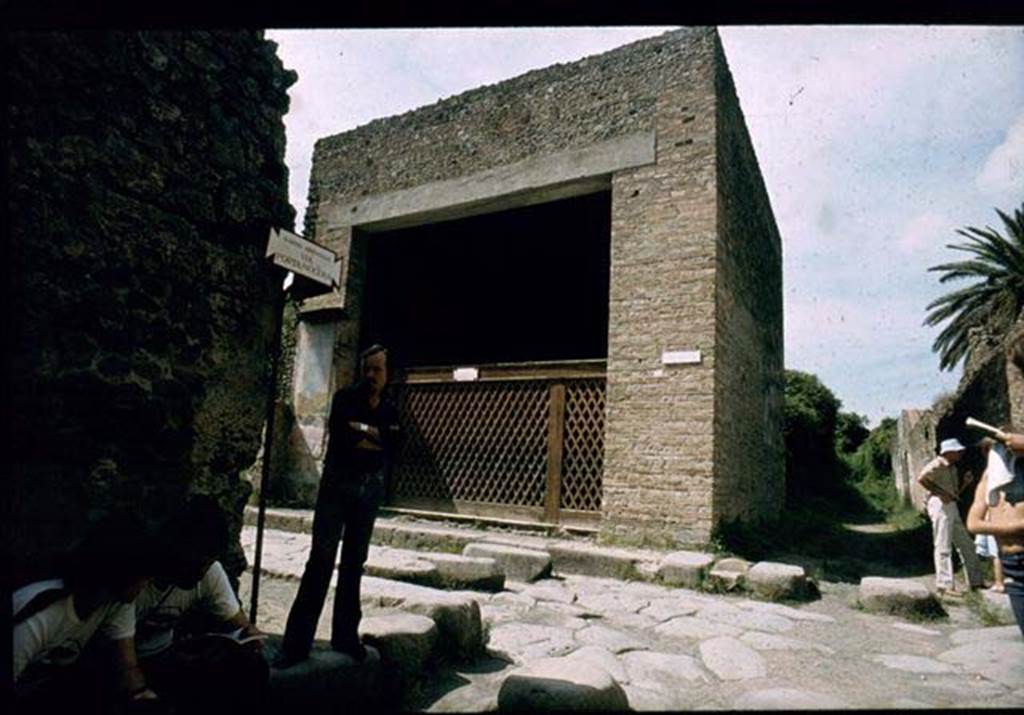 III.3.6 Pompeii. Entrance.
Photographed 1970-79 by Günther Einhorn, picture courtesy of his son Ralf Einhorn.
