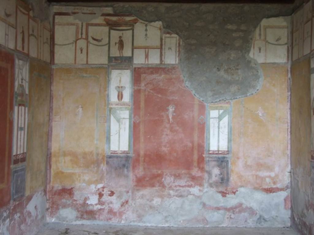 III.4.b. Pompeii.  March 2009.  Room 4.  Exedra. North wall.