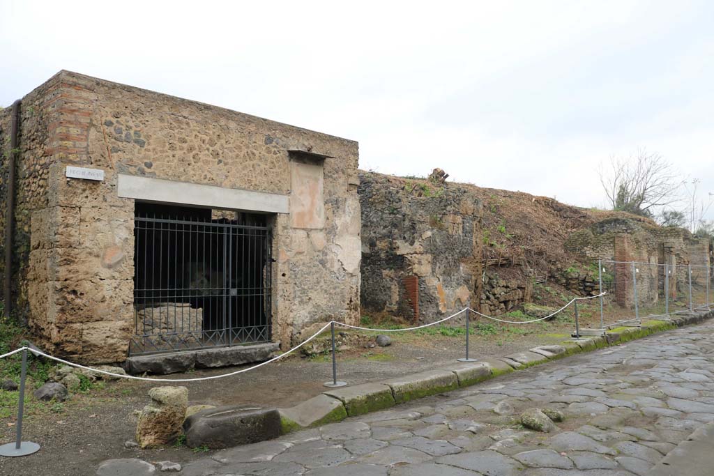 III.6.1 Pompeii, on left. December 2018. Looking east along insula III.6 towards III.6.6, on right. Photo courtesy of Aude Durand.