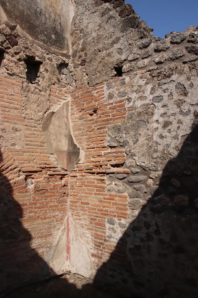 V.1.2 Pompeii. October 2023. 
North-east corner of room with window. Photo courtesy of Klaus Heese.
