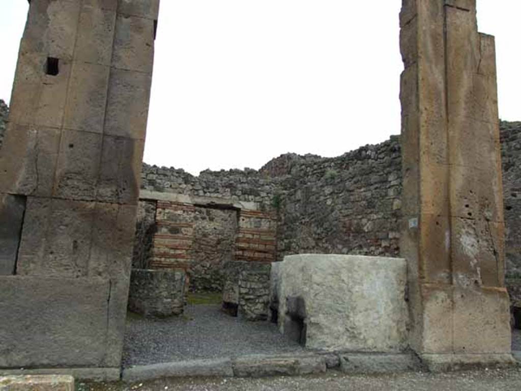 V.1.4 Pompeii. May 2010. Entrance on Via di Nola.