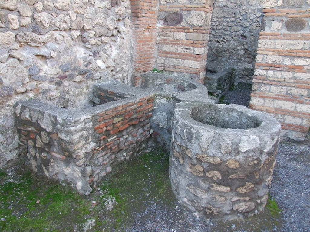 V.1.4 Pompeii. December 2006.  Water basins on west side, before restoration.