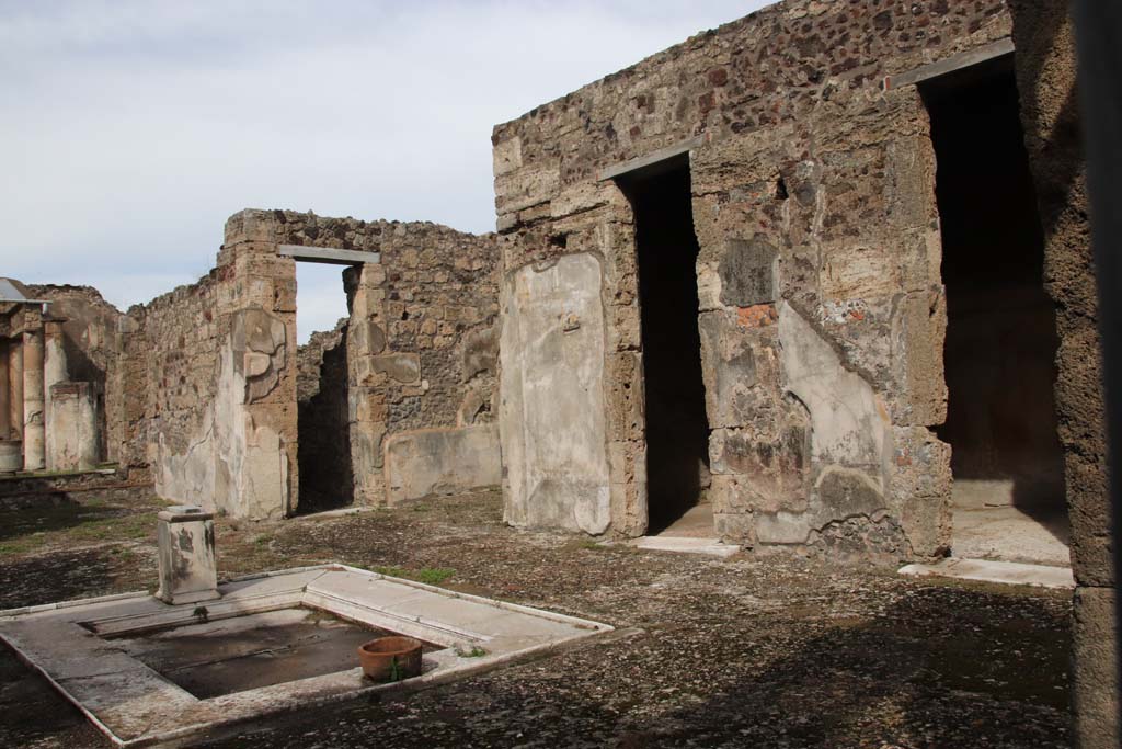 V.1.7, Pompeii. October 2020. 
Looking north-east across atrium 4 towards doorway to room 13, tablinum, room 10, corridor, room 9 east ala, and rooms 8 and 7.  
Photo courtesy of Klaus Heese. 

