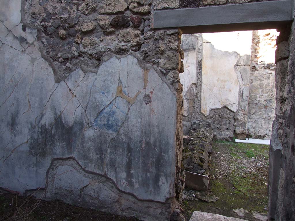 V.1.7 Pompeii. December 2007. Room 6, doorway on the north wall, leading into ala.