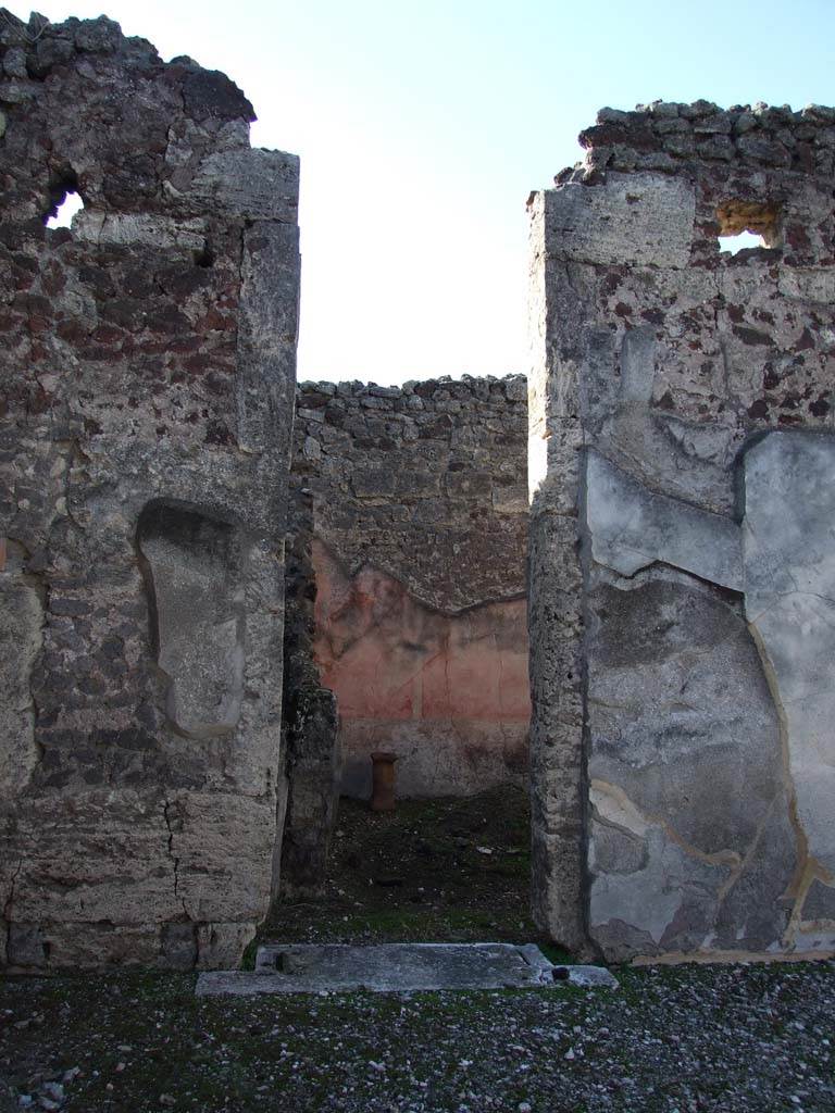 V.1.7 Pompeii. December 2007. Room 5, doorway to cubiculum on west side of atrium.