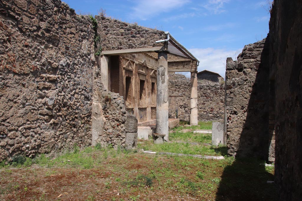 V.1.7 Pompeii. May 2024. Room “g”, looking towards north-east corner and east wall. Photo courtesy of Klaus Heese.