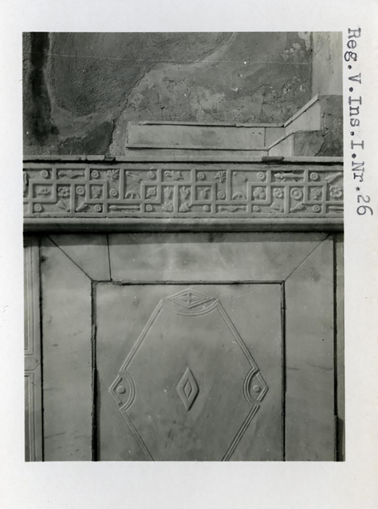 V.1.26 Pompeii. Pre-1937-39. Altar in atrium.
Photo courtesy of American Academy in Rome, Photographic Archive. Warsher collection no. 1562a.
