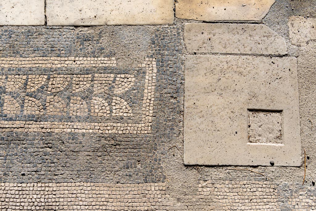 V.1.26 Pompeii. October 2023. Room “o”, west side of doorway with mosaic threshold. Photo courtesy of Johannes Eber.