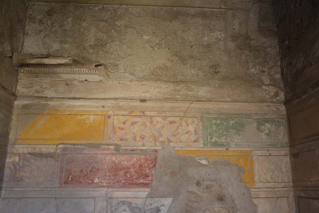 V.2.h Pompeii. October 2019. Cubiculum g, detail from upper south wall. 
Foto Annette Haug, ERC Grant 681269 DCOR.
