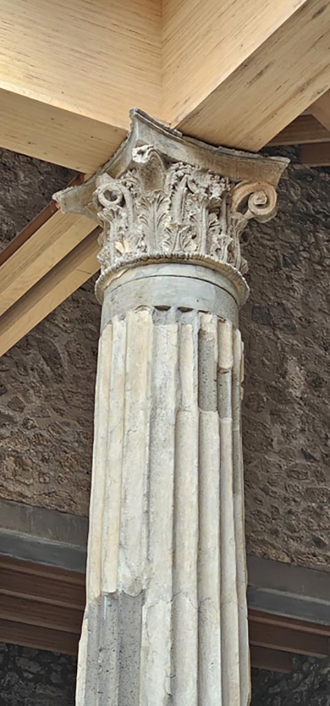 V.2.i Pompeii. 1895. Watercolour by Luigi Bazzani. Room 1, atrium.
Looking south-east across impluvium in atrium towards tablinum, from west side.
Photo © Victoria and Albert Museum, inventory number E6281-1910 (ex.669-1899).

