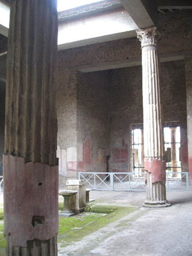 V.2.i Pompeii.  May 2005.  Room 1. Atrium.  Looking across to Tablinum.
