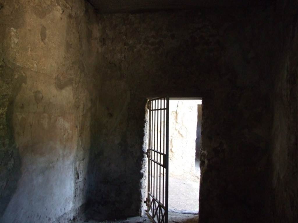 V.2.i Pompeii. March 2009.  Room 3a,  Looking west towards doorway to entrance corridor.