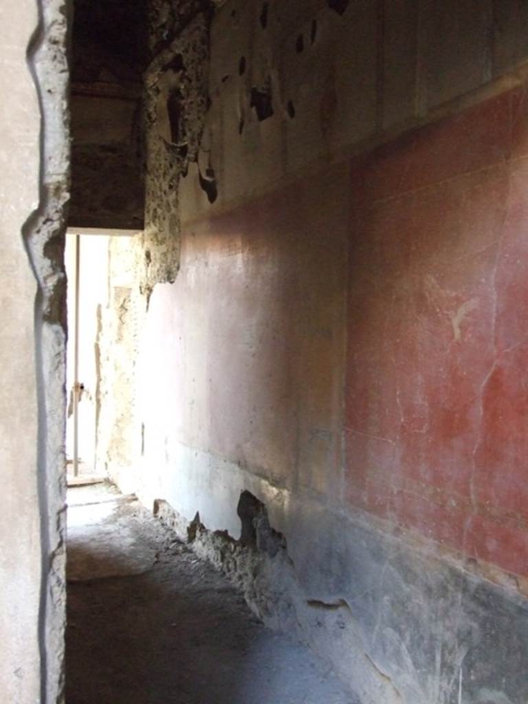 V.2.i Pompeii.  December 2007.  Room 10.  Corridor to peristyle.le.