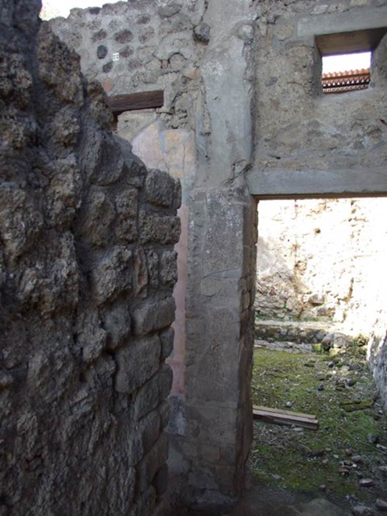 V.3.6 Pompeii. March 2009. North end of Corridor, with doorway to Triclinium, on left. Doorway to Garden, ahead.