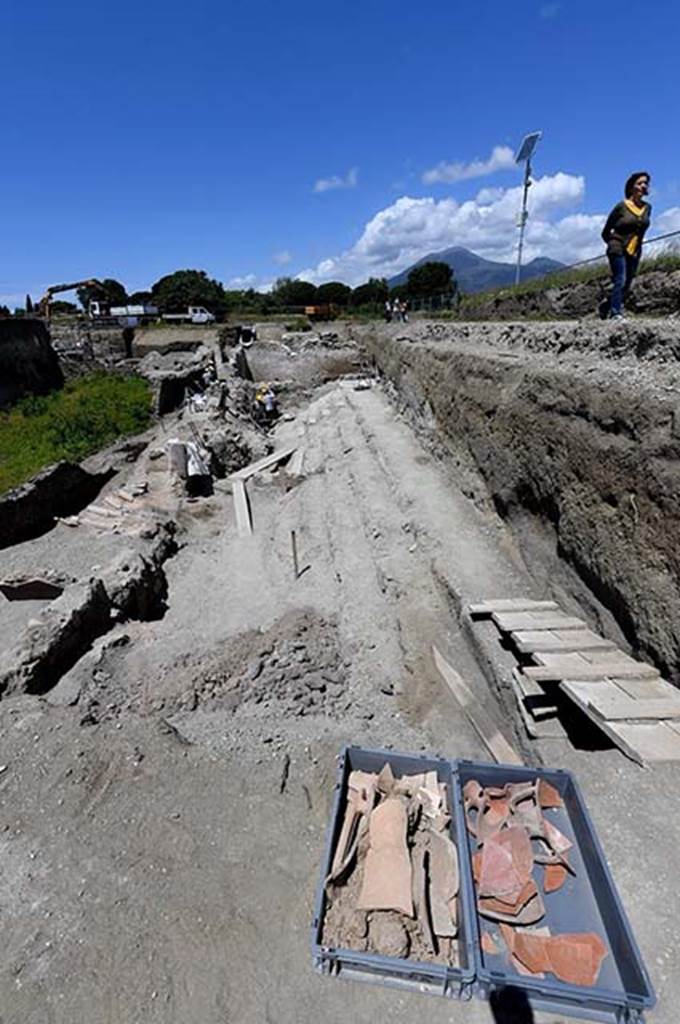 V.3 Pompeii. June 2018. Excavations in progress to the east of the Vicolo dei Balconi.

Scavi in corso ad est del Vicolo dei Balconi.

Photograph © Parco Archeologico di Pompei.

