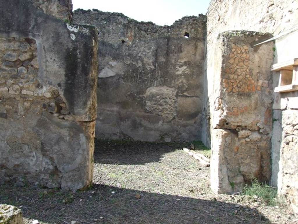 V.4.9 Pompeii. March 2009. Doorway to large room in north-west corner of atrium. A number of objects were found in these two rooms on west side of atrium. See Notizie degli Scavi di Antichit, 1899, (p.145).