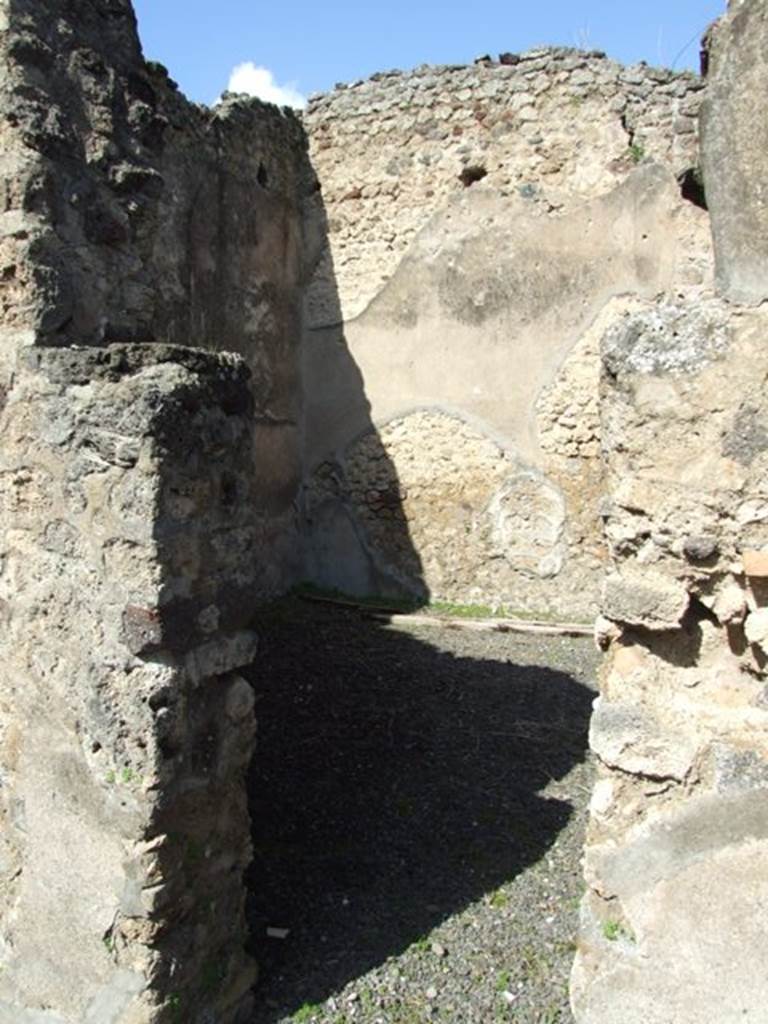 V.4.9 Pompeii.  March 2009.  Doorway from middle room, to large room in north west corner.
