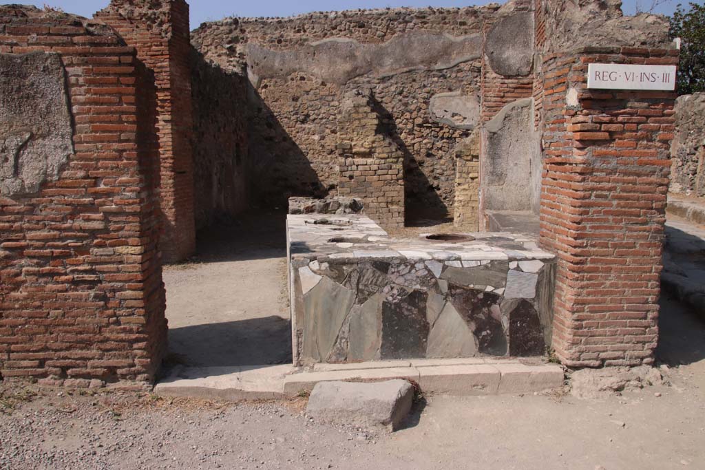 VI.3.20 Pompeii. September 2019. Looking north towards entrance doorway. Photo courtesy of Klaus Heese.