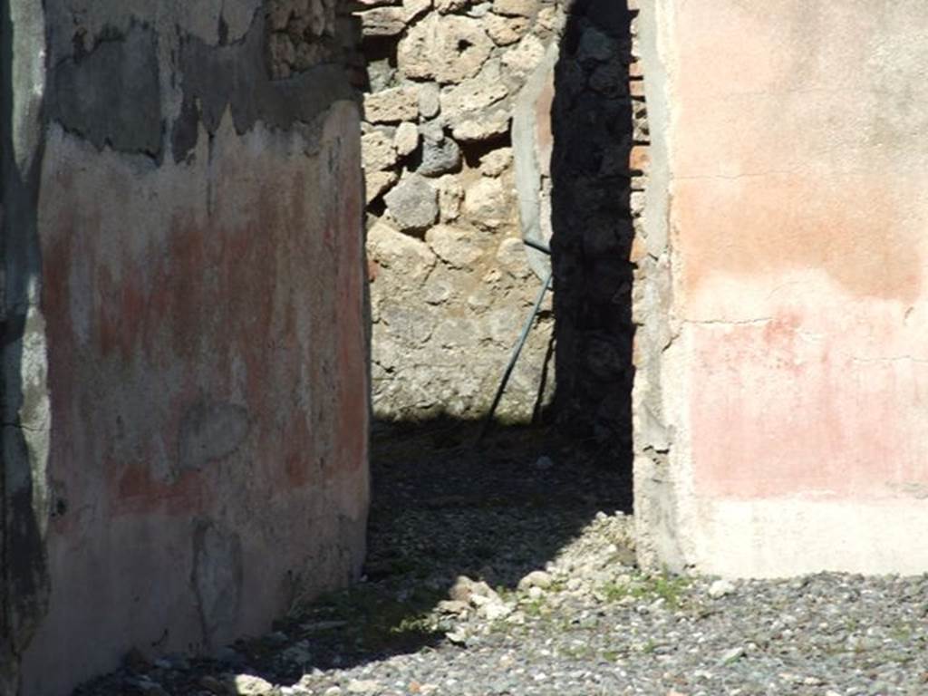 VI.5.16 Pompeii. March 2009. Doorway to room in north-west corner of tablinum.