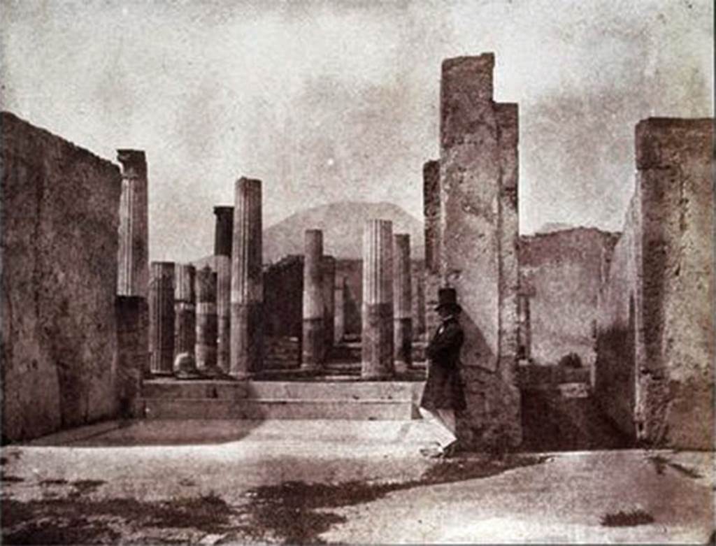 VI.6.1 Pompeii. 1846 salt print photograph of room 6 tablinum and corridor 7, looking north to peristyle. This salt print by Richard Calvert Jones is incorrectly referred to as being the House of Sallust. Salted paper was the first photographic printing process  published by William Henry Fox Talbot in 1839. See http://www.luminous-lint.com/app/technique/$SL/  Photo courtesy of National Media Museum, UK, Wikimedia Creative Commons.
